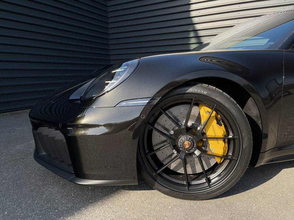 Porsche 992.2 Carrera 4 GTS