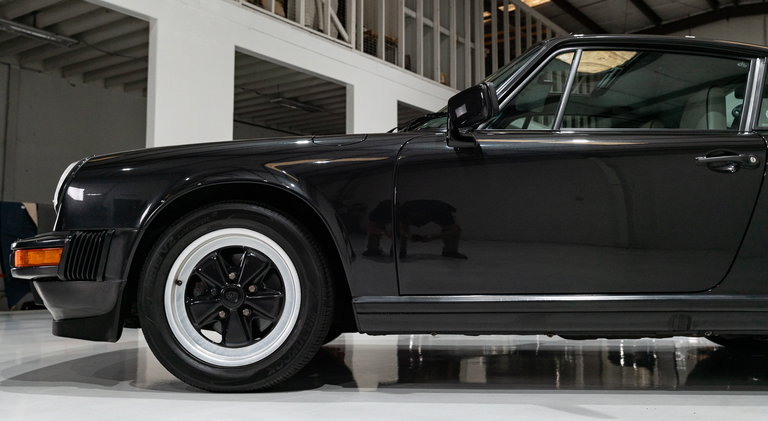 Porsche 911 Carrera 3.2 “25 Jahre 911”