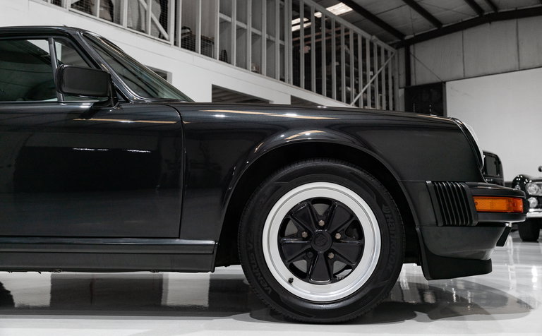 Porsche 911 Carrera 3.2 “25 Jahre 911”