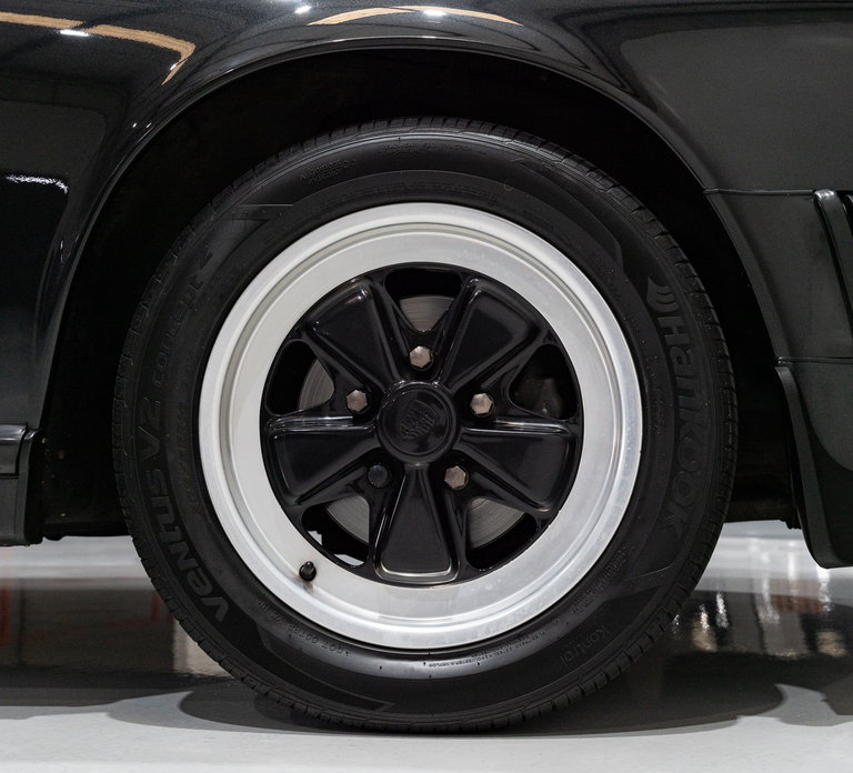 Porsche 911 Carrera 3.2 “25 Jahre 911”