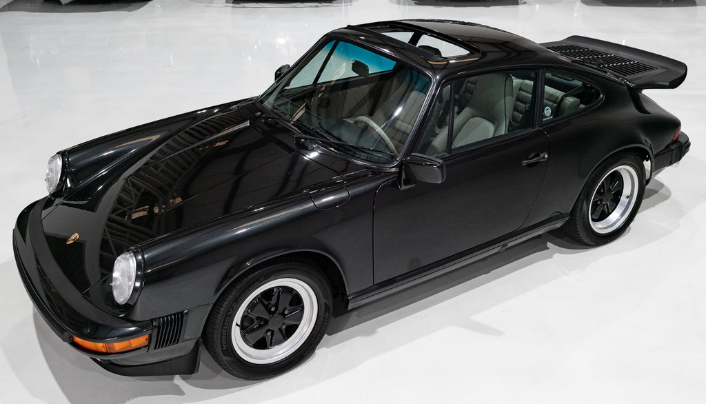 Porsche 911 Carrera 3.2 “25 Jahre 911”