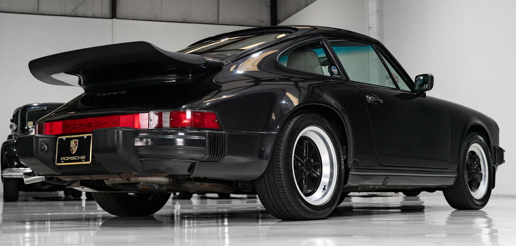 Porsche 911 Carrera 3.2 “25 Jahre 911”