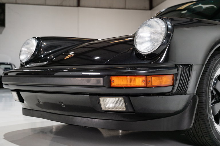 Porsche 911 Carrera 3.2 “25 Jahre 911”