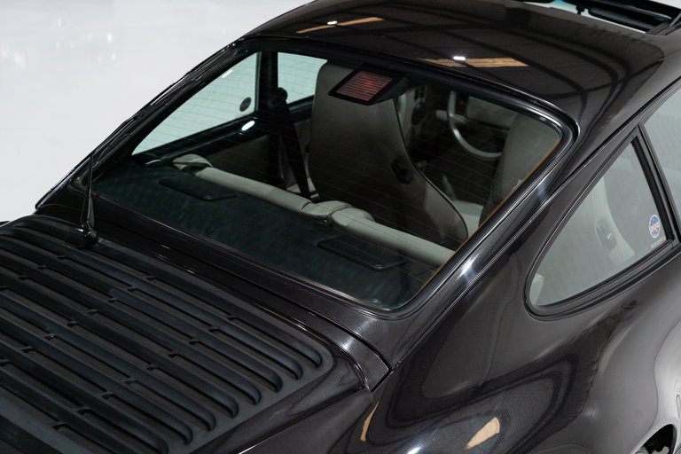 Porsche 911 Carrera 3.2 “25 Jahre 911”