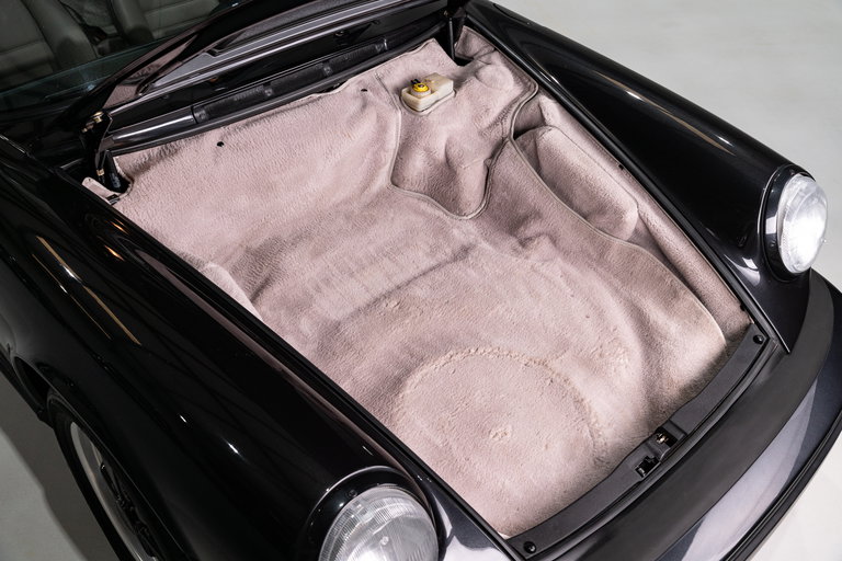 Porsche 911 Carrera 3.2 “25 Jahre 911”