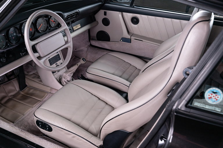 Porsche 911 Carrera 3.2 “25 Jahre 911”