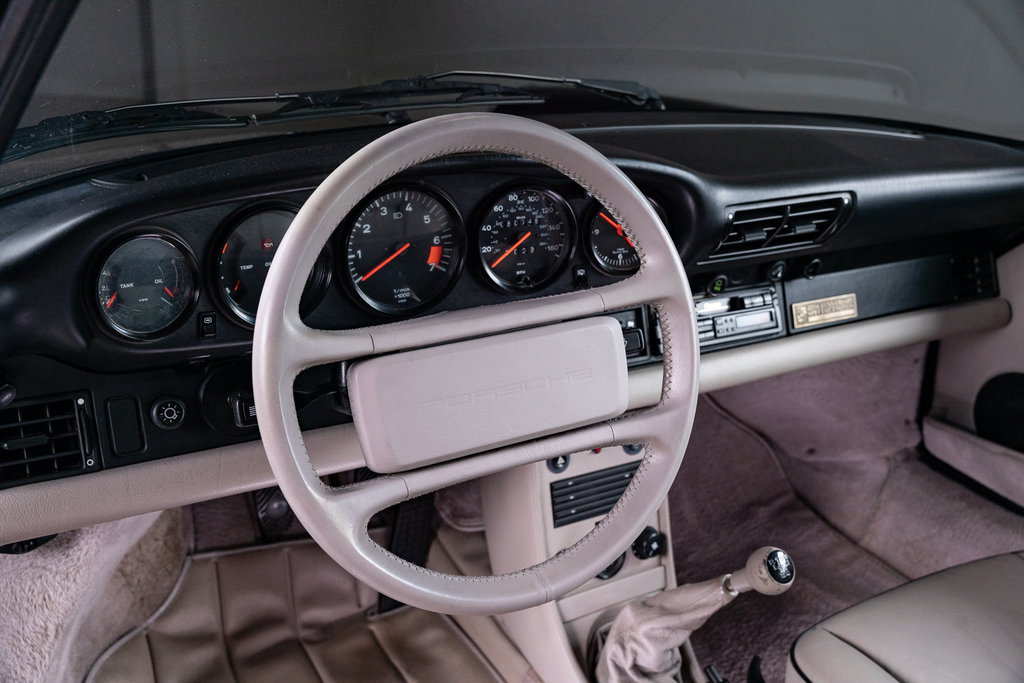 Porsche 911 Carrera 3.2 “25 Jahre 911”