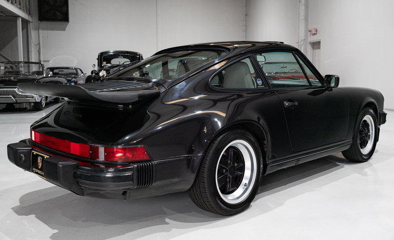 Porsche 911 Carrera 3.2 “25 Jahre 911”