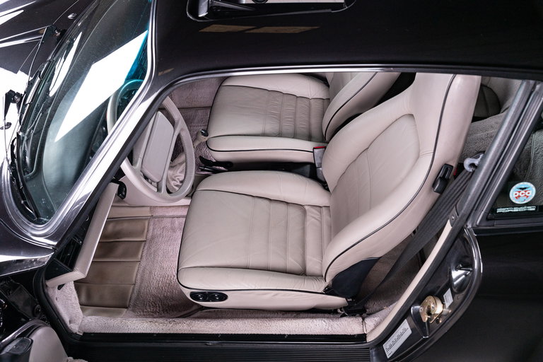 Porsche 911 Carrera 3.2 “25 Jahre 911”