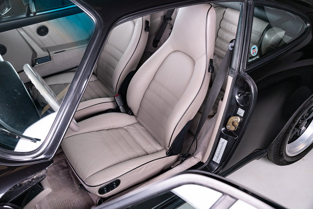Porsche 911 Carrera 3.2 “25 Jahre 911”