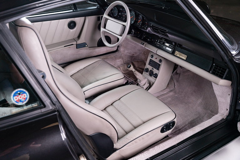 Porsche 911 Carrera 3.2 “25 Jahre 911”