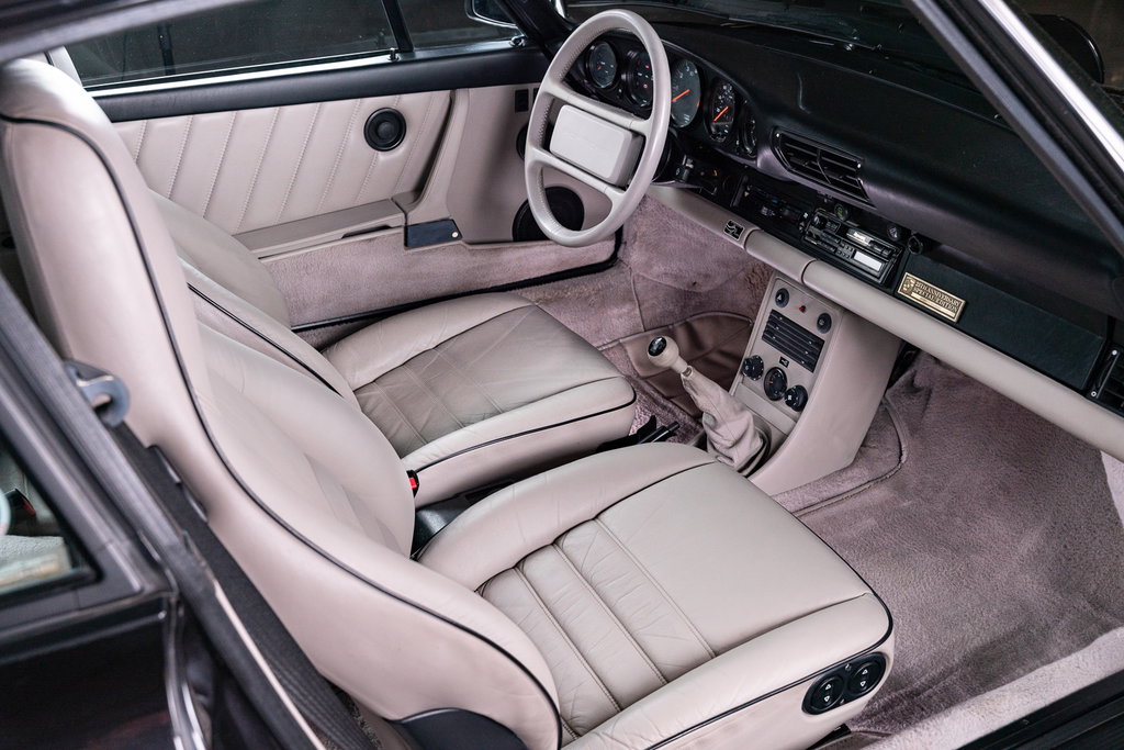 Porsche 911 Carrera 3.2 “25 Jahre 911”