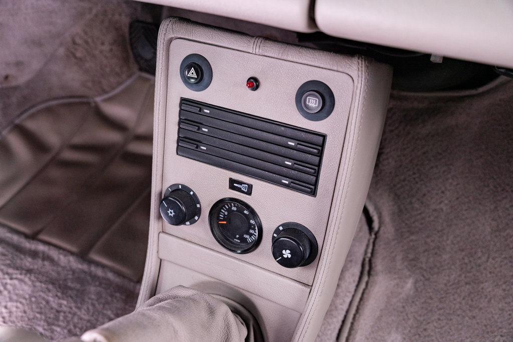Porsche 911 Carrera 3.2 “25 Jahre 911”