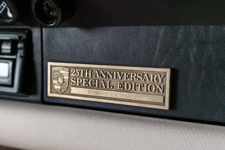 Porsche 911 Carrera 3.2 “25 Jahre 911”