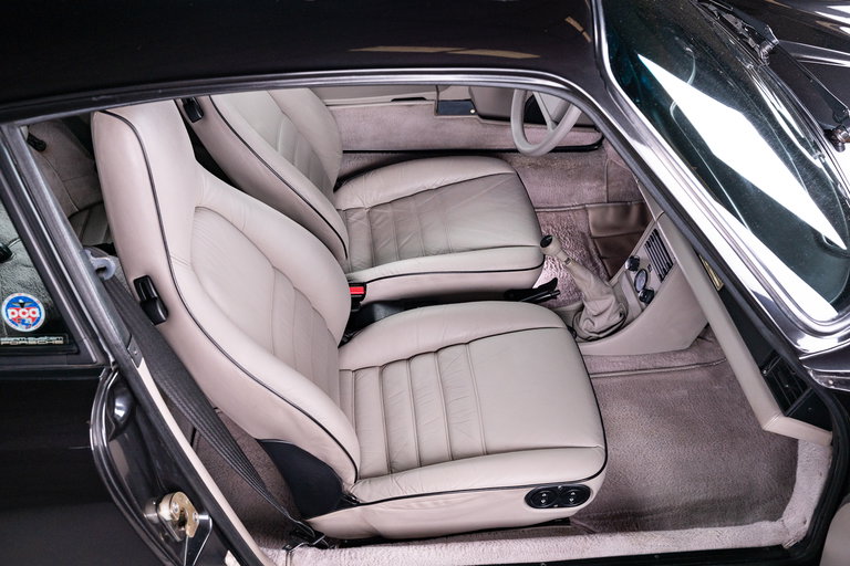 Porsche 911 Carrera 3.2 “25 Jahre 911”