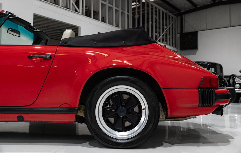 Porsche 911 Carrera 3.2 (US)