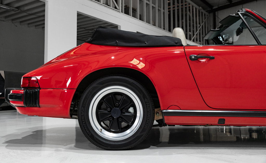 Porsche 911 Carrera 3.2 (US)