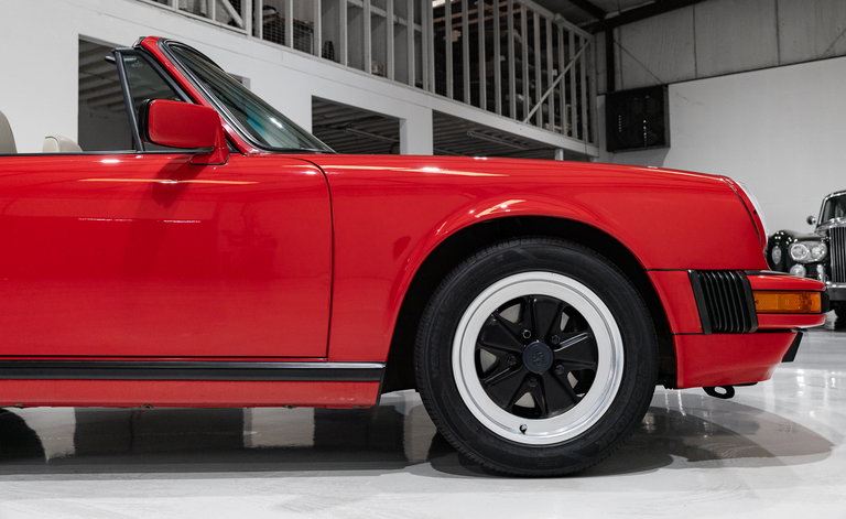 Porsche 911 Carrera 3.2 (US)