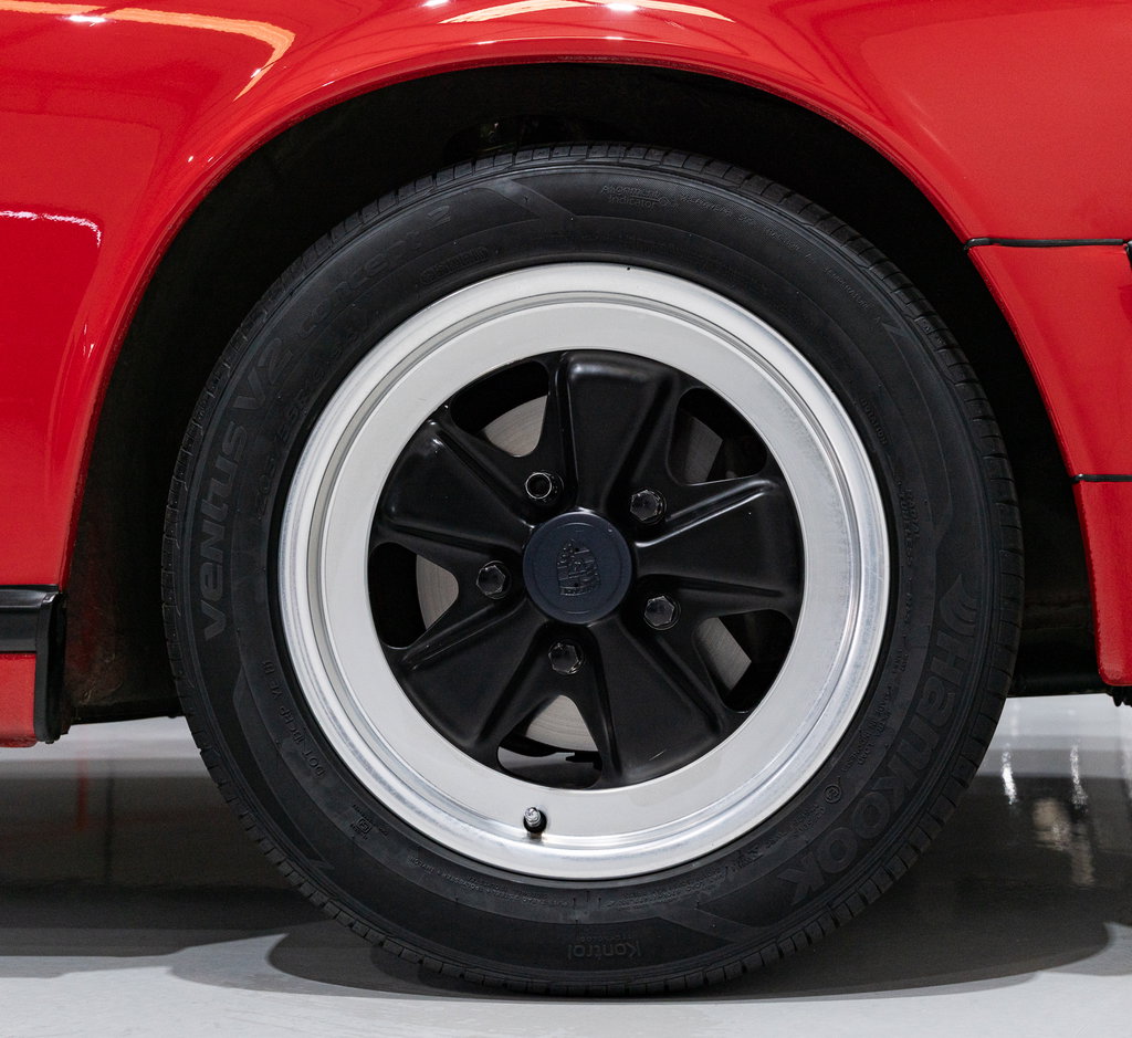 Porsche 911 Carrera 3.2 (US)