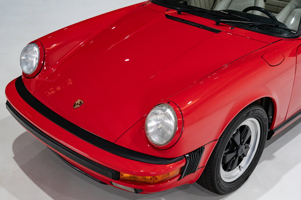 Porsche 911 Carrera 3.2 (US)