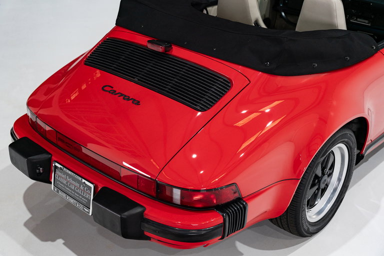 Porsche 911 Carrera 3.2 (US)