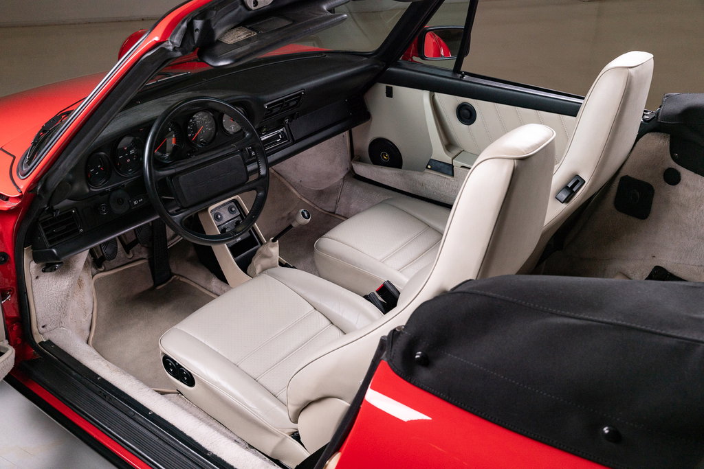 Porsche 911 Carrera 3.2 (US)