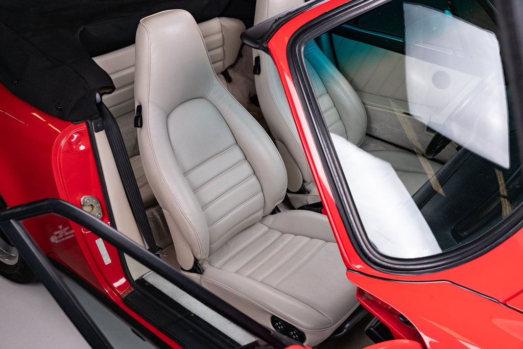 Porsche 911 Carrera 3.2 (US)