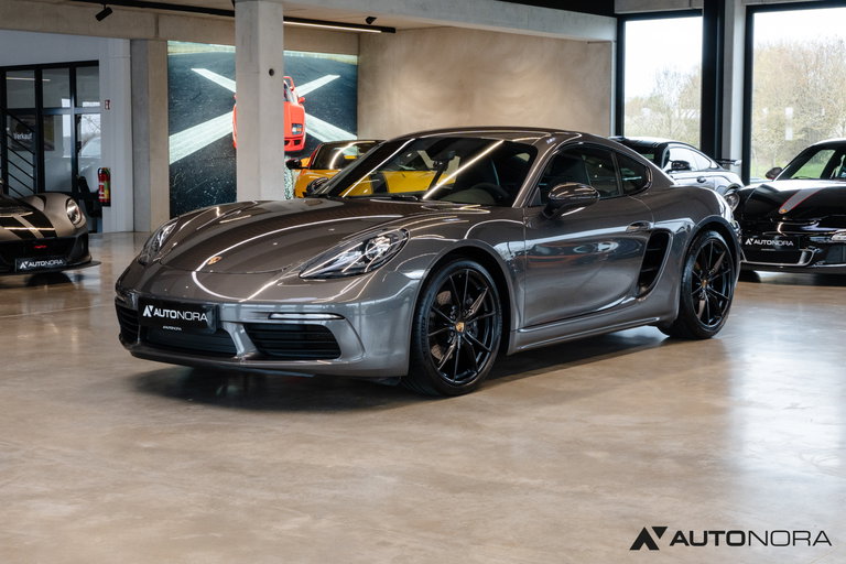 Porsche 718 Cayman