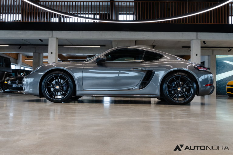 Porsche 718 Cayman