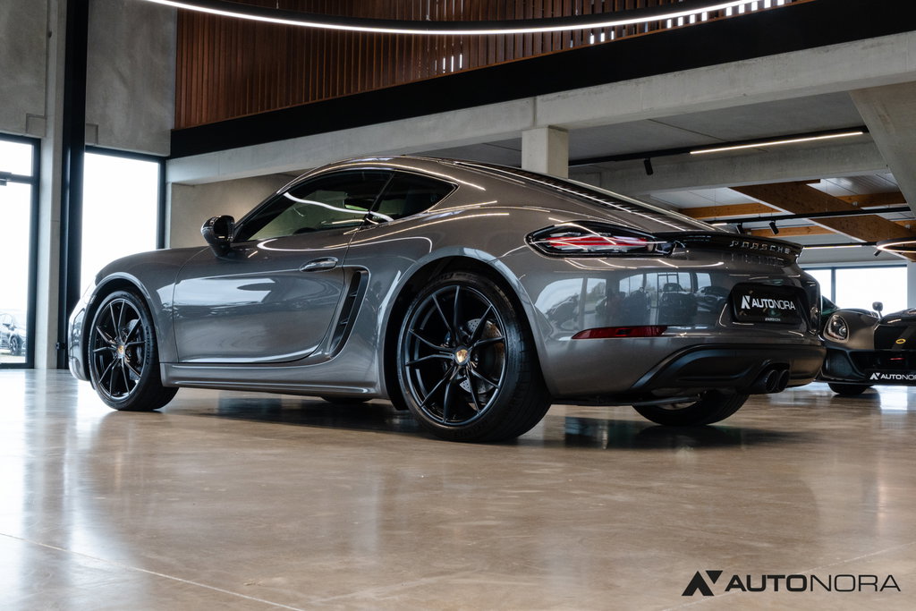 Porsche 718 Cayman