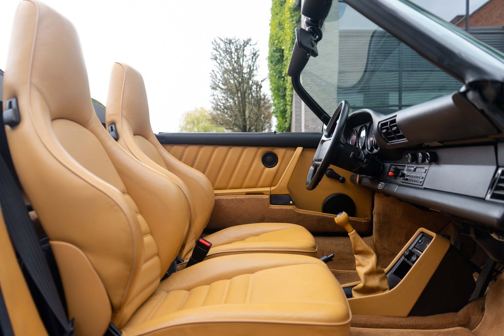 Porsche 911 Carrera 3.2 Speedster (US)