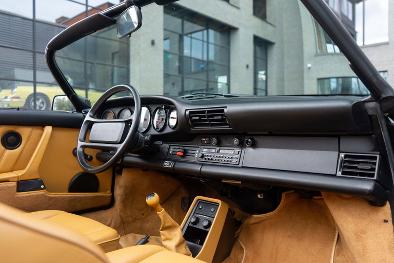 Porsche 911 Carrera 3.2 Speedster (US)