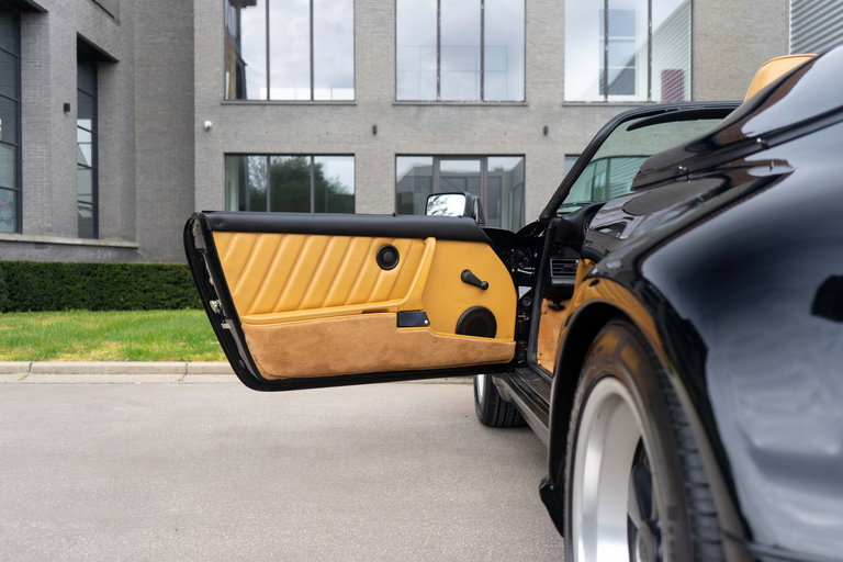 Porsche 911 Carrera 3.2 Speedster (US)