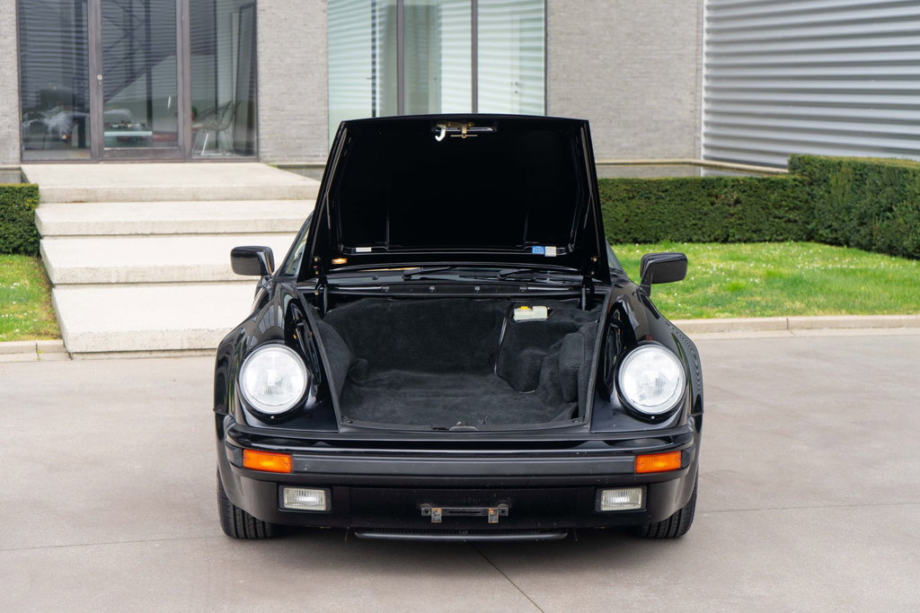 Porsche 911 Carrera 3.2 Speedster (US)