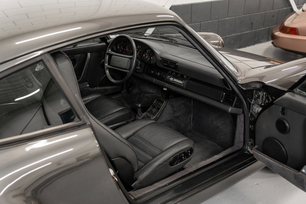 Porsche 964 Carrera 4