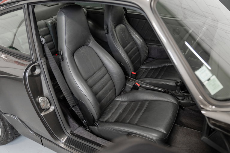 Porsche 964 Carrera 4