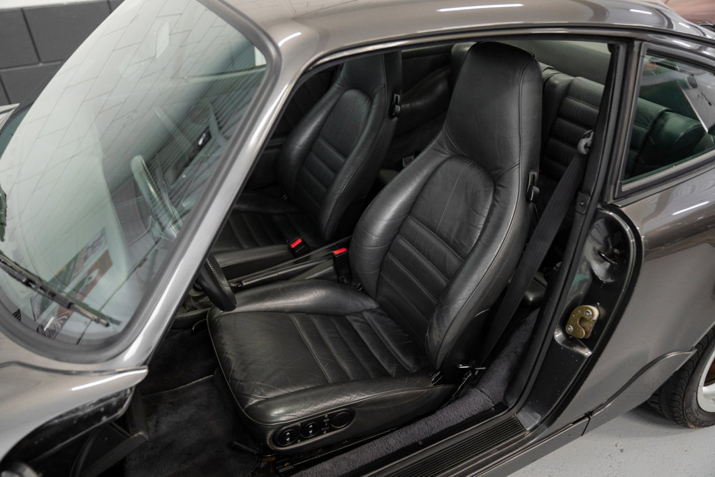 Porsche 964 Carrera 4