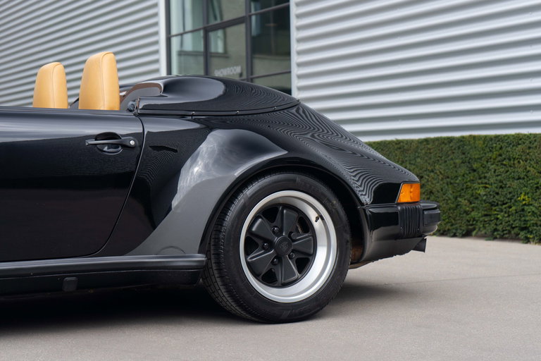 Porsche 911 Carrera 3.2 Speedster (US)