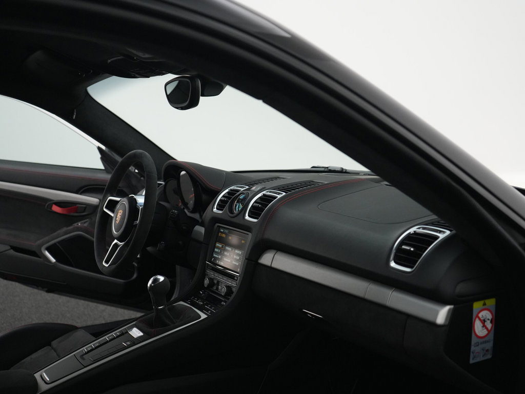 Porsche 981 Cayman GT4