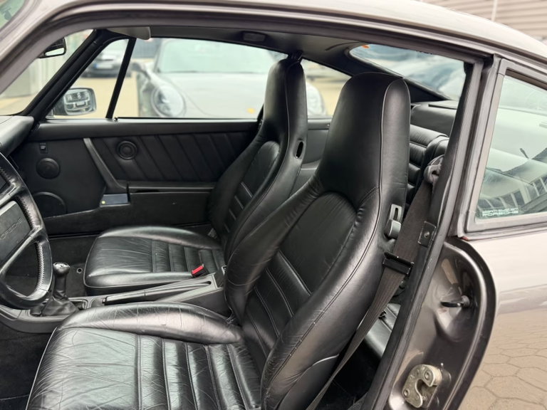 Porsche 964 Carrera 4