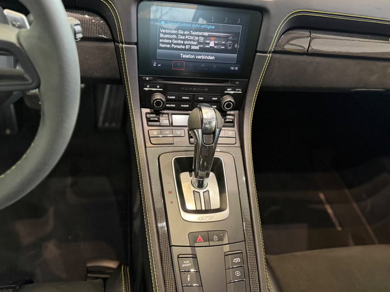 Porsche 718 Cayman GT4