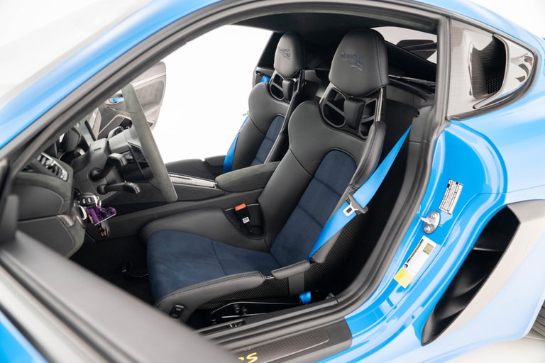 Porsche 718 Cayman GT4 RS