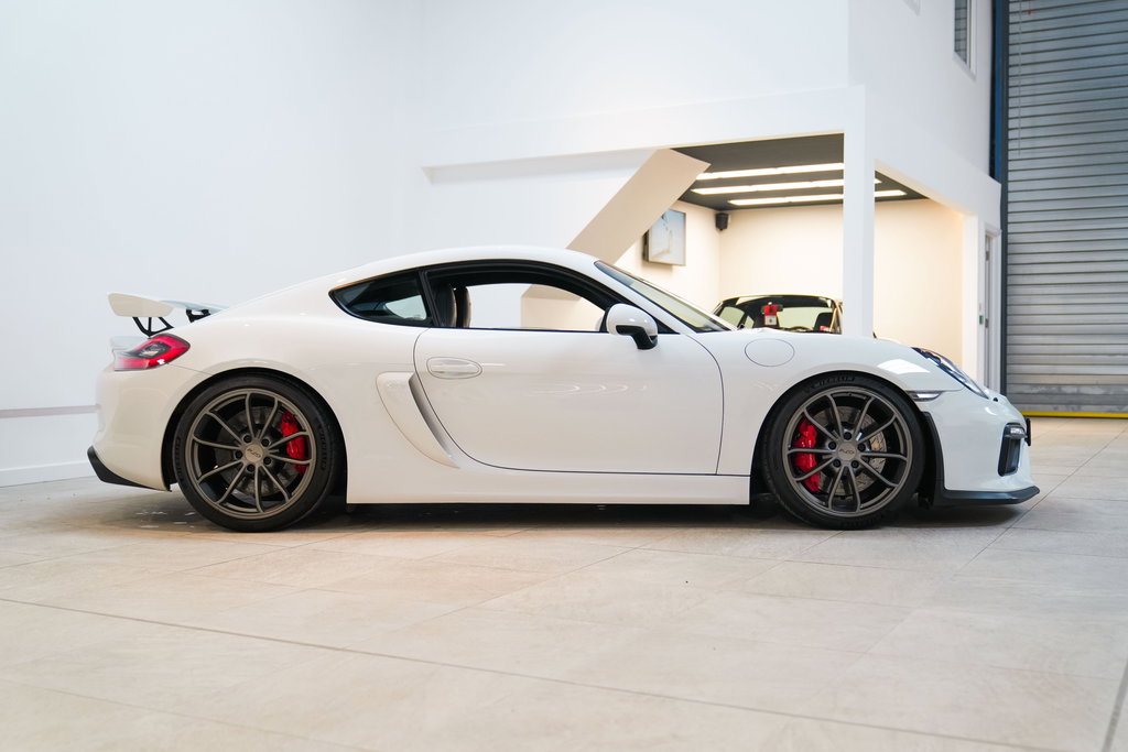Porsche 981 Cayman GT4
