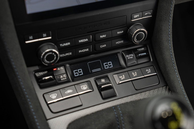 Porsche 718 Cayman GT4 RS