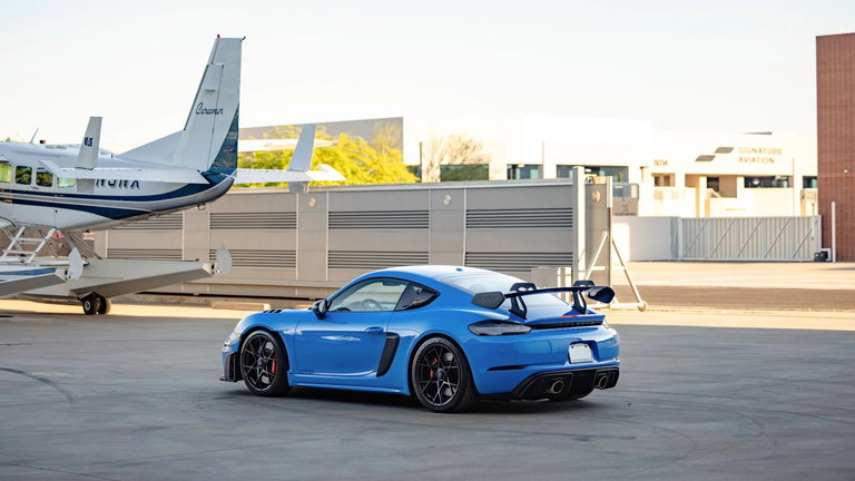 Porsche 718 Cayman GT4 RS