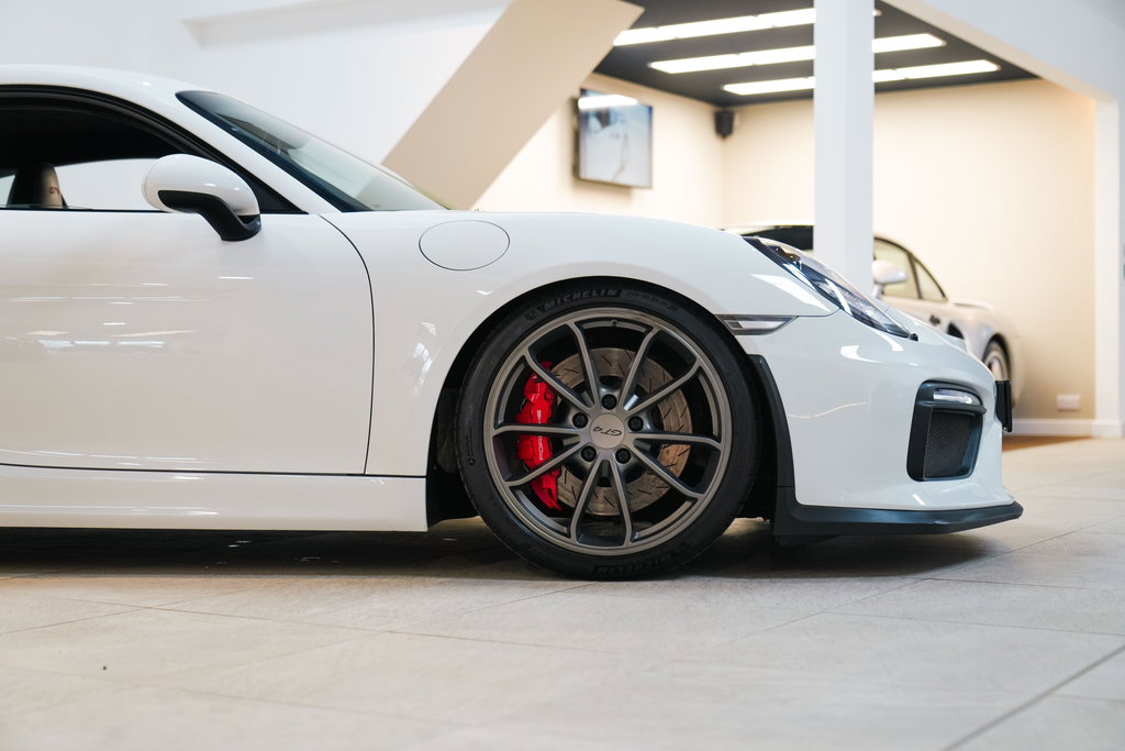 Porsche 981 Cayman GT4