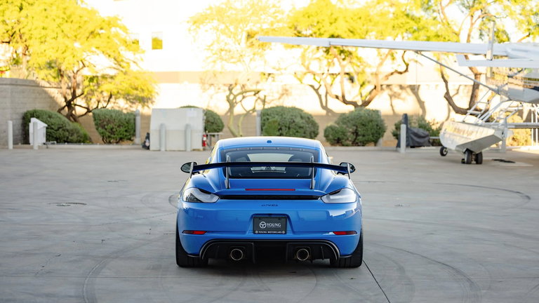 Porsche 718 Cayman GT4 RS