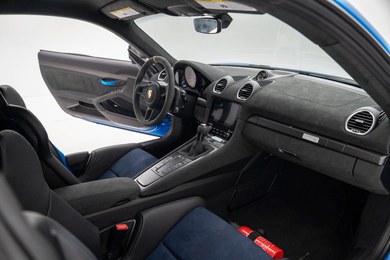 Porsche 718 Cayman GT4 RS