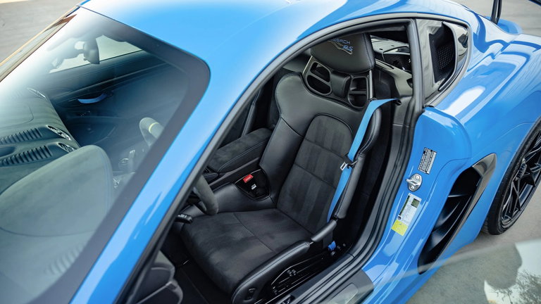 Porsche 718 Cayman GT4 RS