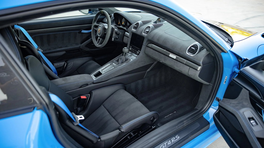 Porsche 718 Cayman GT4 RS